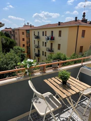 Puccini Apartment Модена Екстериор снимка